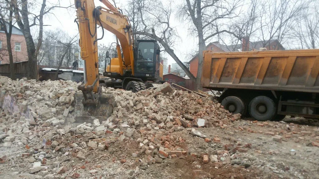 Вывоз мусора ОССиГ с выездом в Волхове в октябре