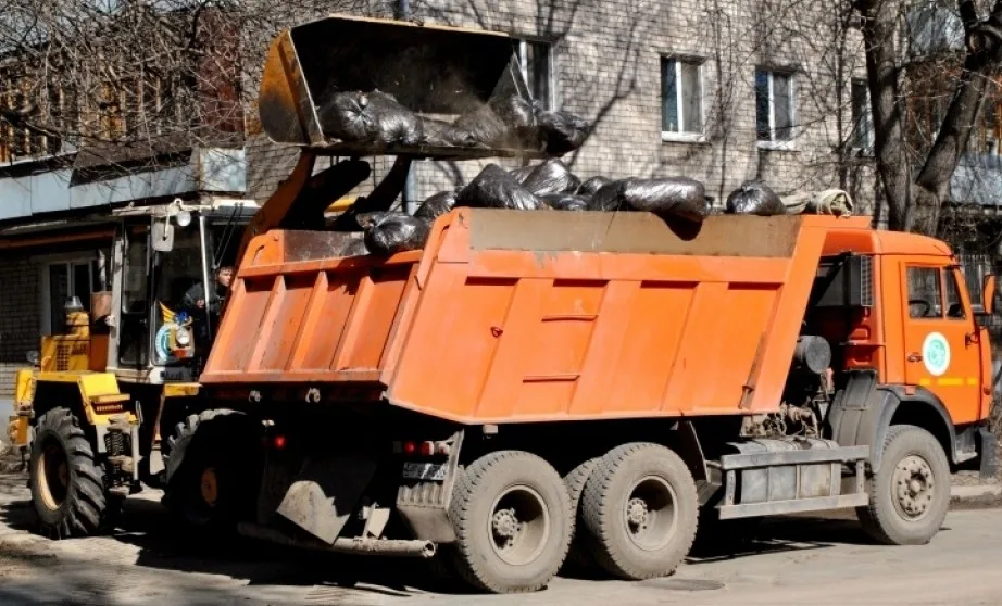Вывоз мусора грузовым фургоном 5 тонн в Волхове – ПроМусор, аренда, цена от 1623 руб