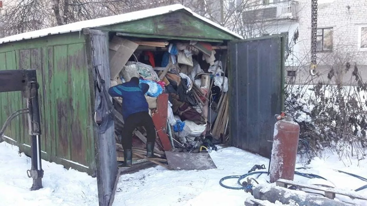 Вывоз мусора из гаража с гарантией чистоты в Волхове в октябре