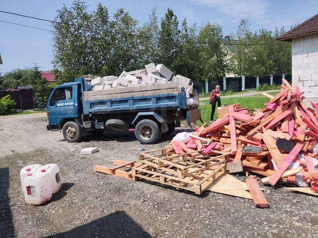 Вывоз мусора с чердака в Волхове в октябре