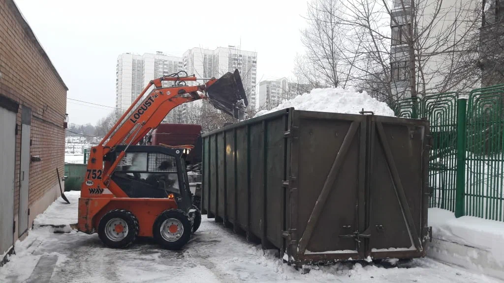 Вывоз снега контейнерами в Волхове — цена от 3350 руб., заказать контейнер для снега в ПроМусор