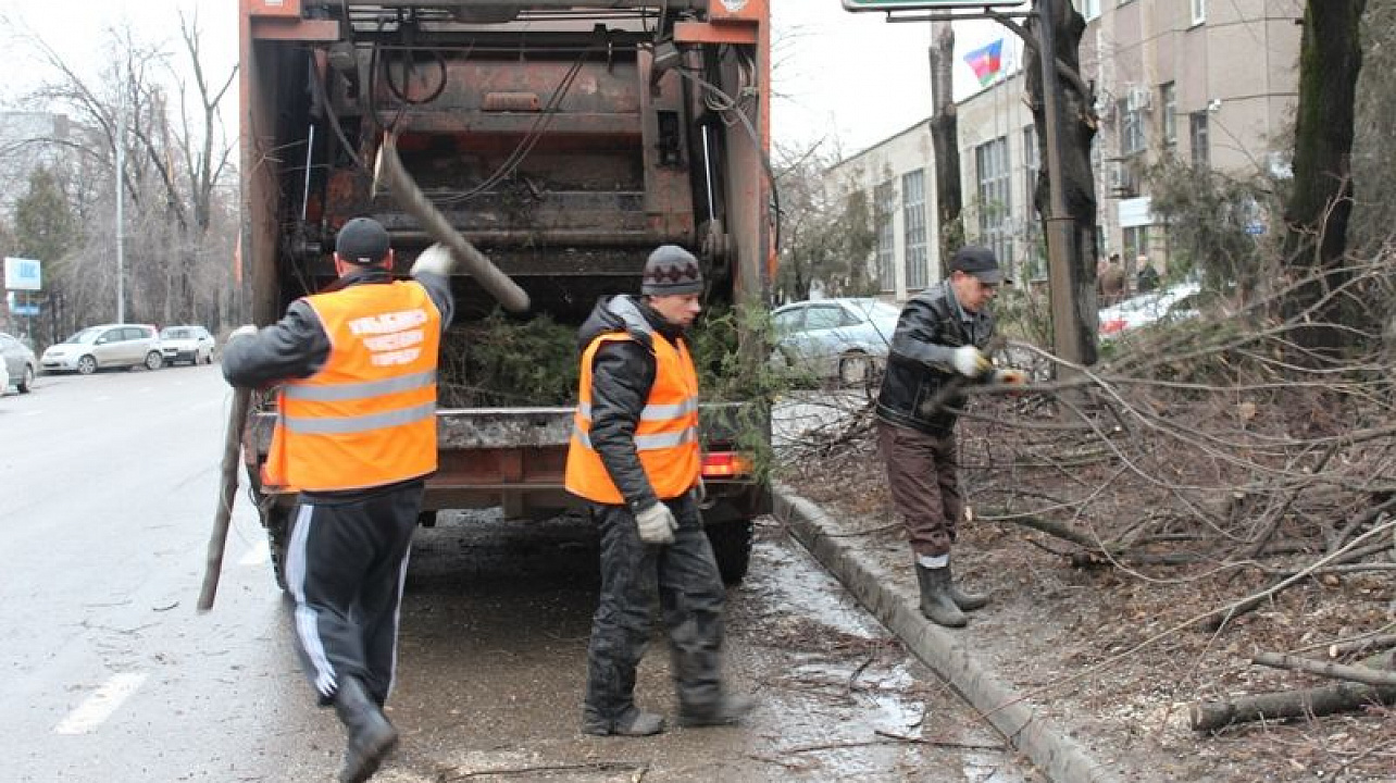 Уборка после стихийного бедствия в Волхове от 2983 руб